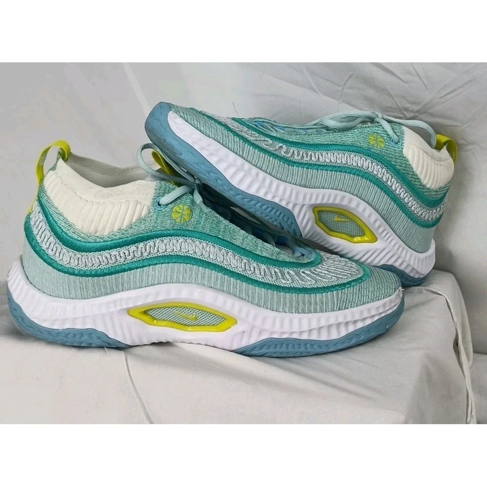 Size 11 - Nike Cosmic Unity 3 Joy